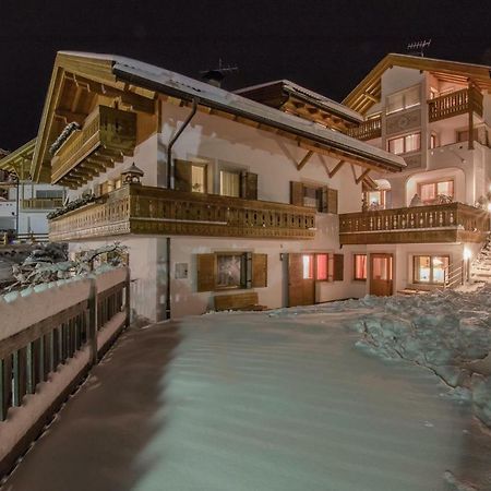 Appartamenti Vilin San Cassiano  Buitenkant foto